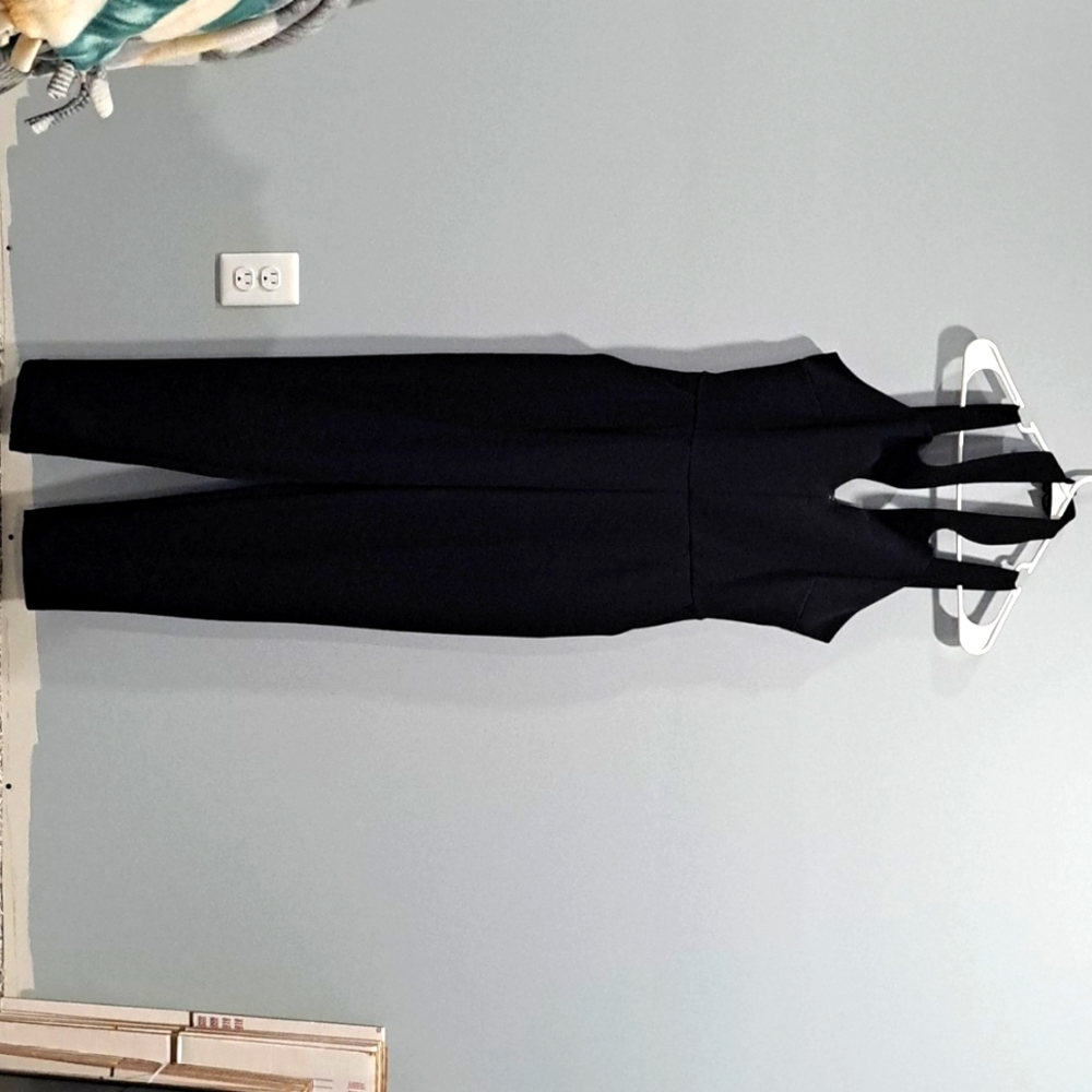Black Jumper w Pockets NWT